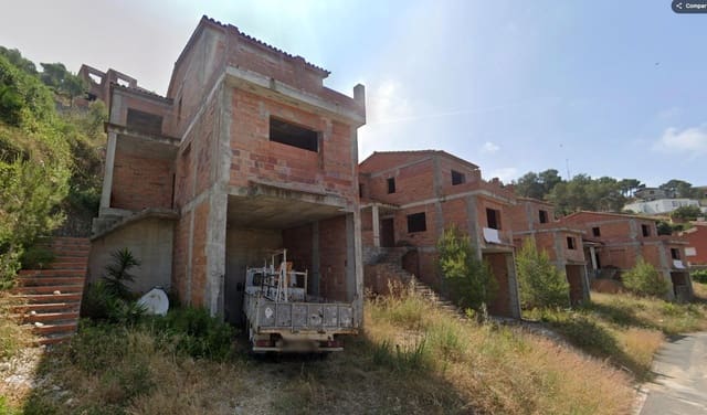 3 makuuhuone Huvila myytävänä paikassa Castellet i la Gornal mukana 
autotalli - 478 400 € (Ref: 9908545)