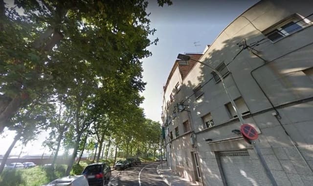 Piso de 2 habitaciones en La Trinitat Vella, Barcelona ciudad en venta - 65.075 € (Ref: 9908548)
