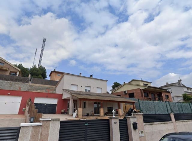 4 camera da letto Villa in vendita in Lliçà d'Amunt con garage - 279.000 € (Rif: 9908562)