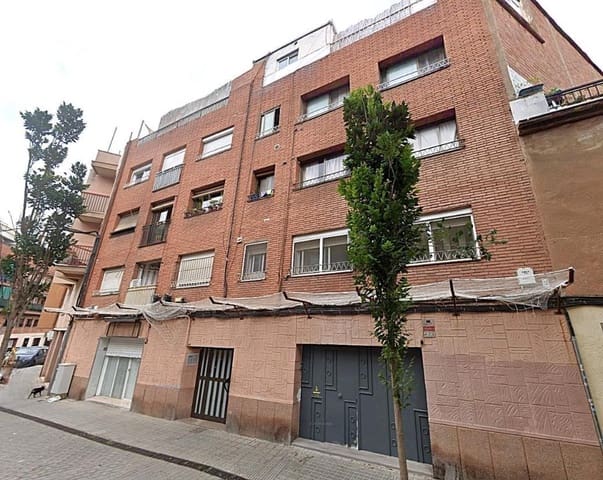 Piso de 3 habitaciones en Santa Coloma de Gramenet en venta - 105.000 € (Ref: 9908563)