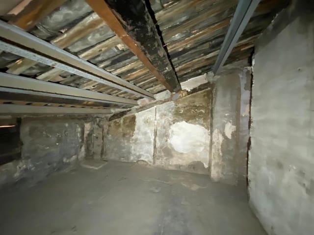 Piso de 3 habitaciones en Berga en venta - 27.000 € (Ref: 9908570)