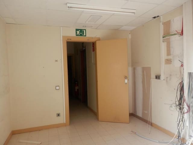 Comercial para venda em Terrassa - 231 525 € (Ref: 9908575)