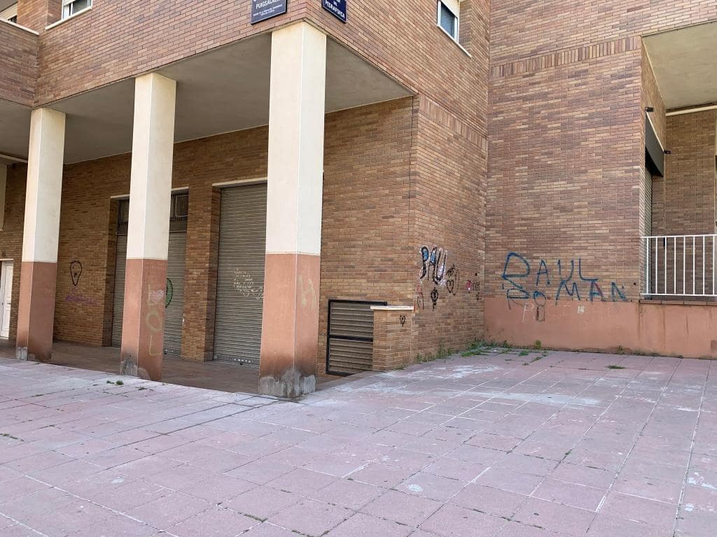Comercial para venda em Terrassa - 231 525 € (Ref: 9908575)