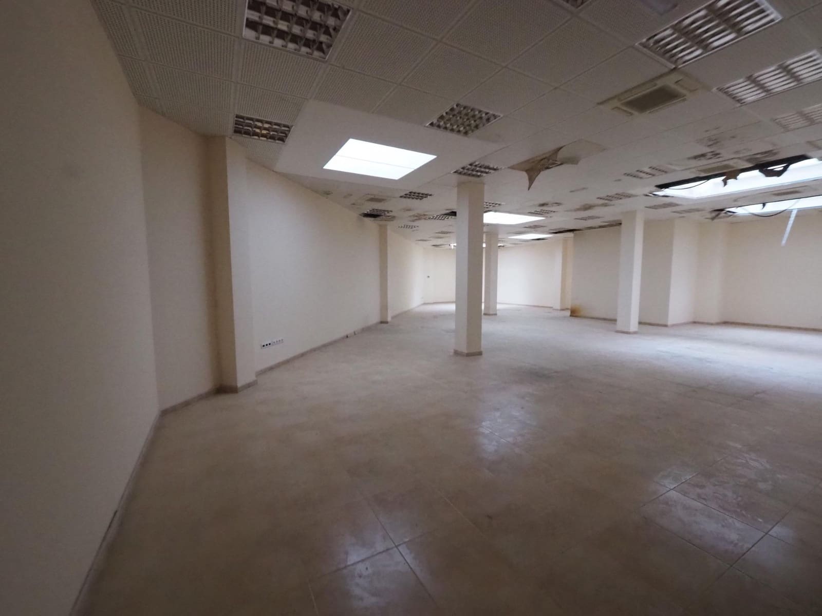 Commercial for sale in Manresa - € 68,000 (Ref: 9908581)
