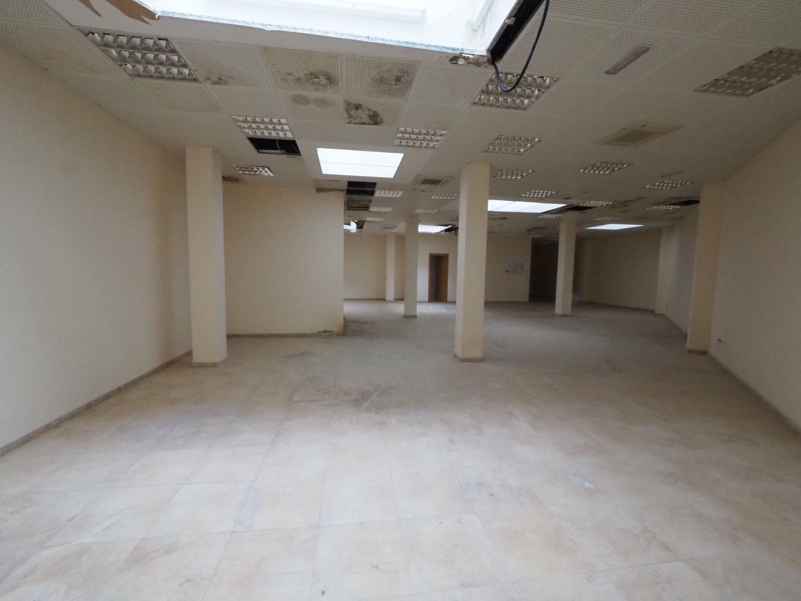 Commercial for sale in Manresa - € 68,000 (Ref: 9908581)