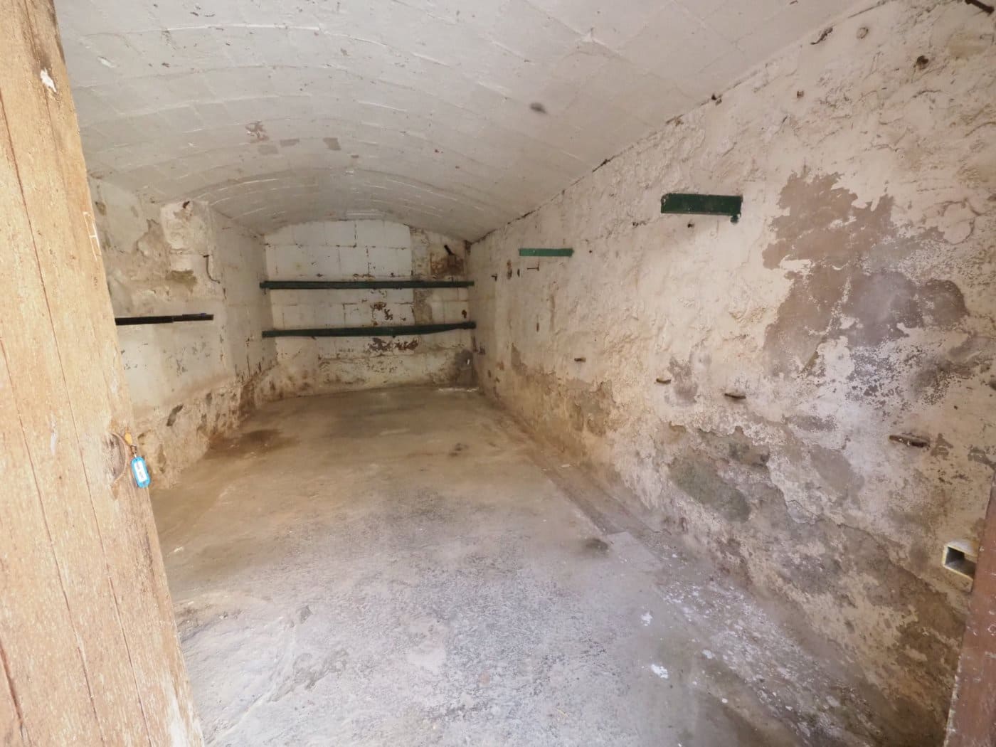 Commercial for sale in Manresa - € 11,850 (Ref: 9908582)