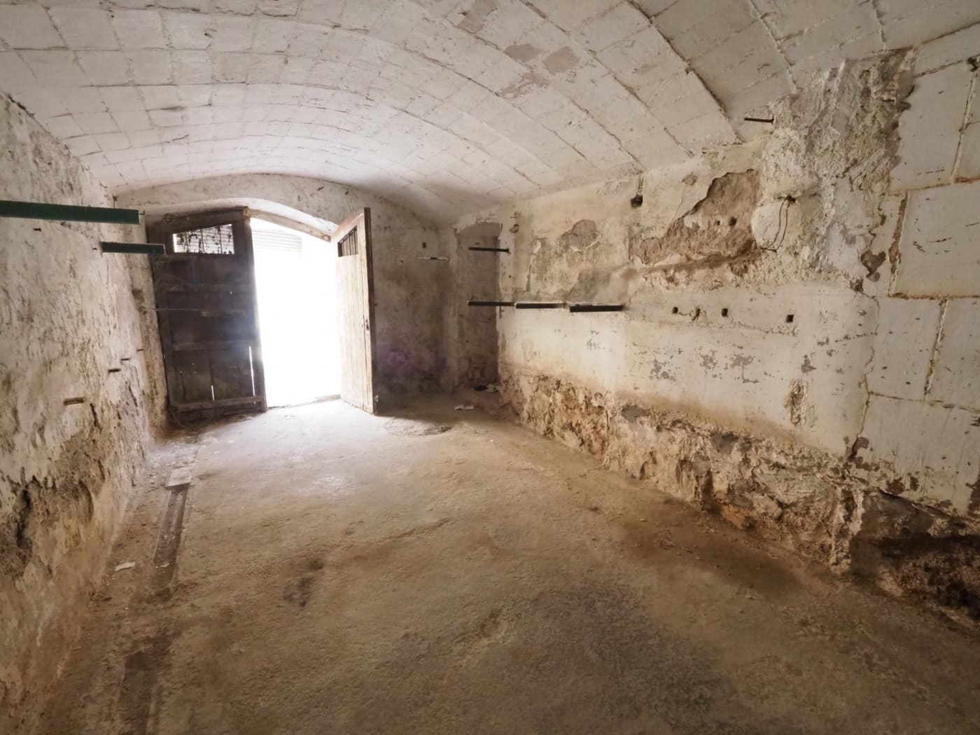 Commercial for sale in Manresa - € 11,850 (Ref: 9908582)