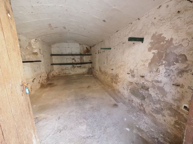 Commercial for sale in Manresa - € 11,850 (Ref: 9908582)