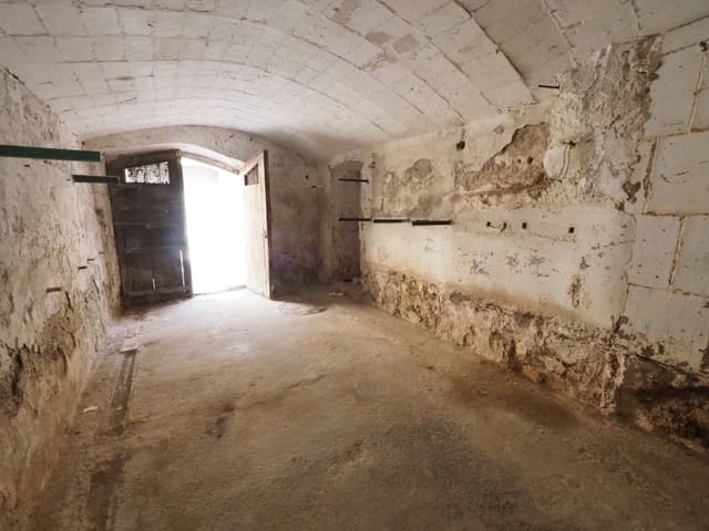 Commercial for sale in Manresa - € 11,850 (Ref: 9908582)