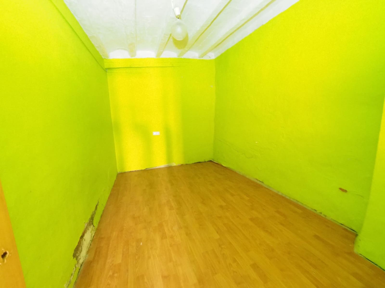Adosado de 4 habitaciones en La Pobla de Lillet en venta - 61.800 € (Ref: 9908583)