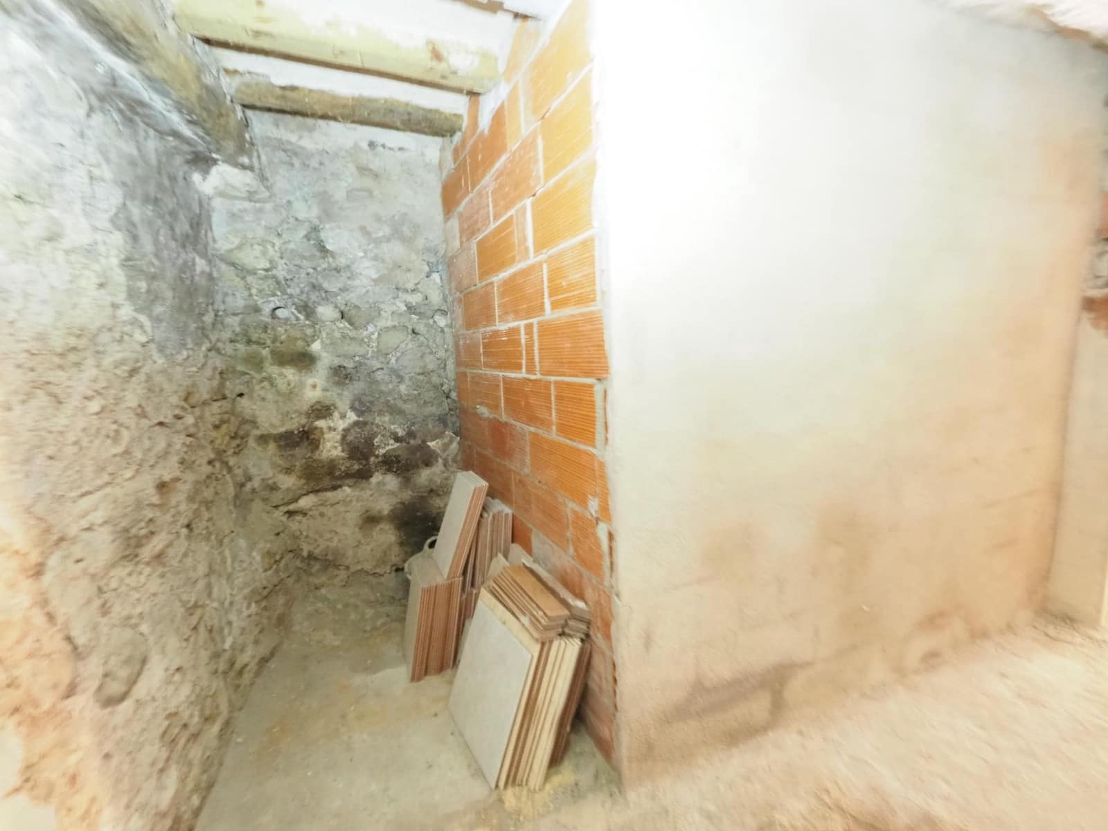 Adosado de 4 habitaciones en La Pobla de Lillet en venta - 61.800 € (Ref: 9908583)