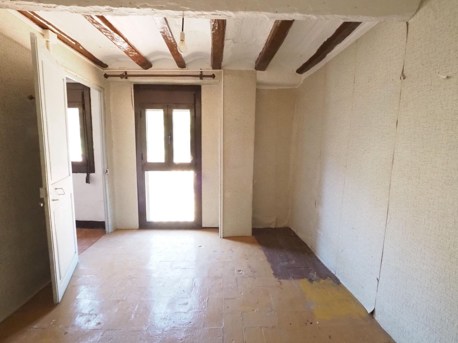 Adosado de 4 habitaciones en La Pobla de Lillet en venta - 61.800 € (Ref: 9908583)