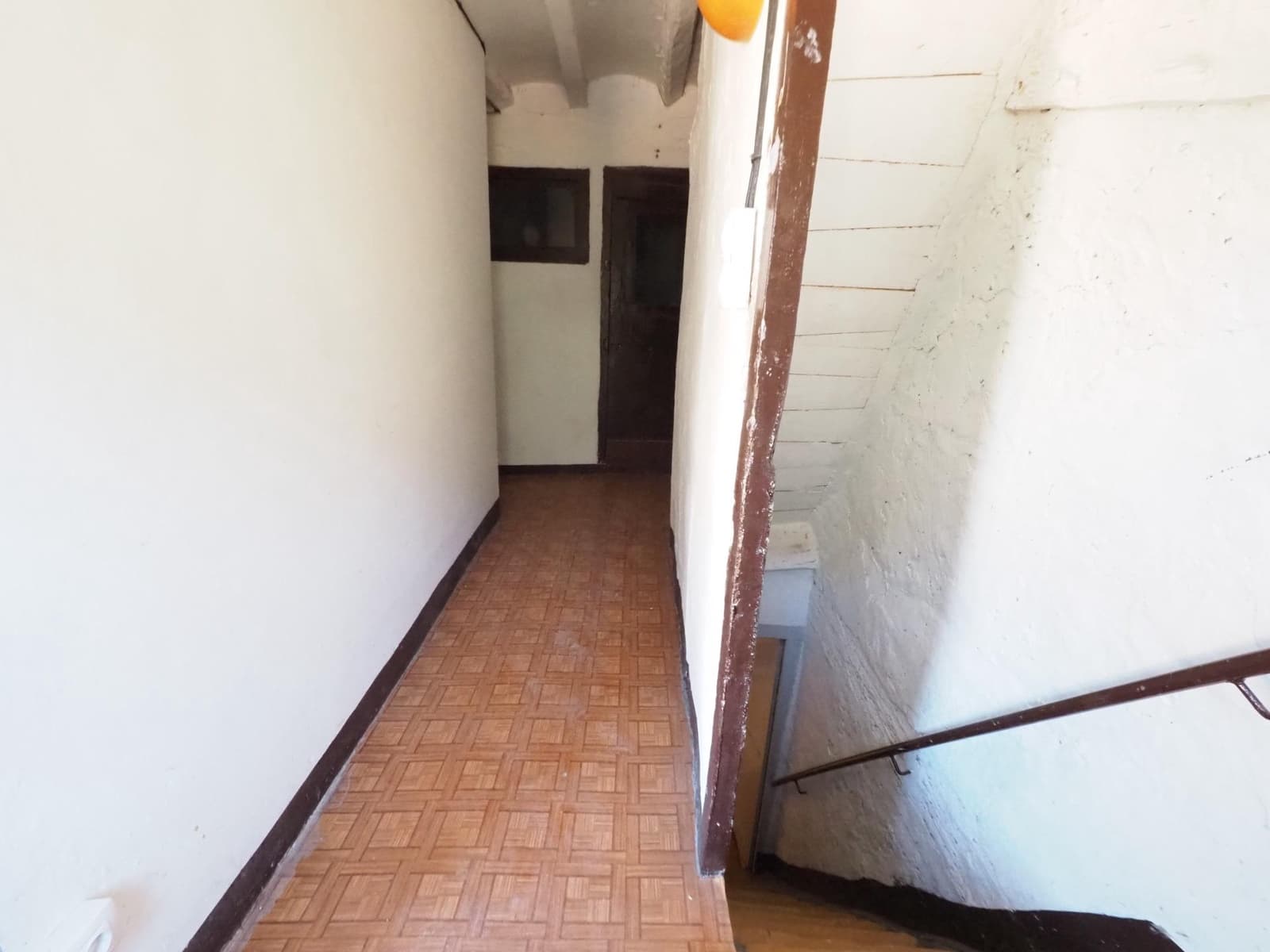 Adosado de 4 habitaciones en La Pobla de Lillet en venta - 61.800 € (Ref: 9908583)