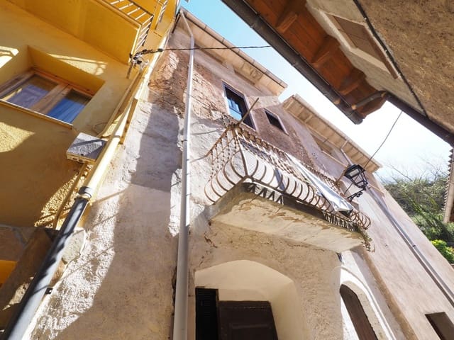 Adosado de 4 habitaciones en La Pobla de Lillet en venta - 61.800 € (Ref: 9908583)