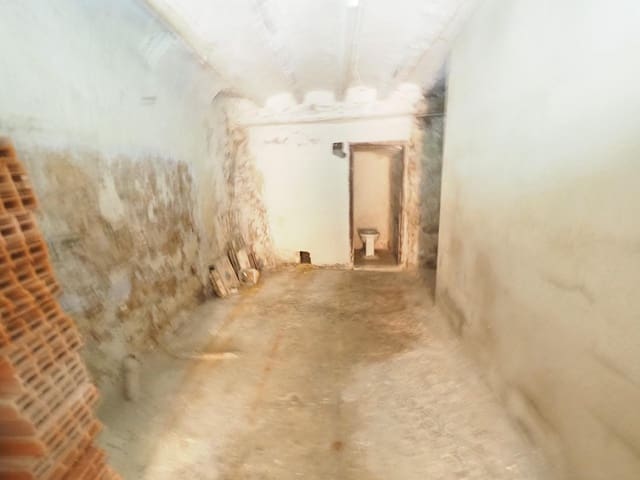 Adosado de 4 habitaciones en La Pobla de Lillet en venta - 61.800 € (Ref: 9908583)