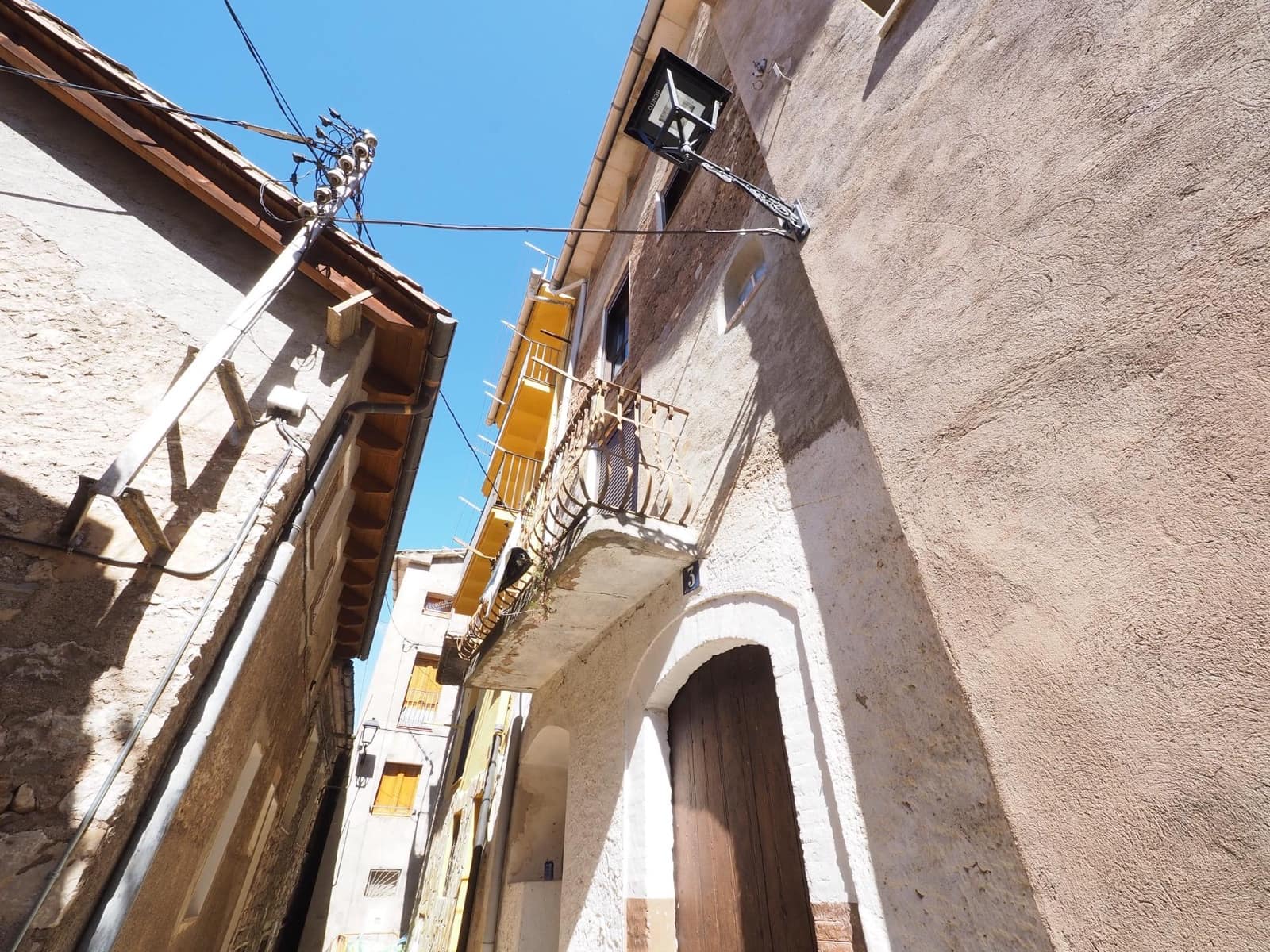 Adosado de 4 habitaciones en La Pobla de Lillet en venta - 61.800 € (Ref: 9908583)