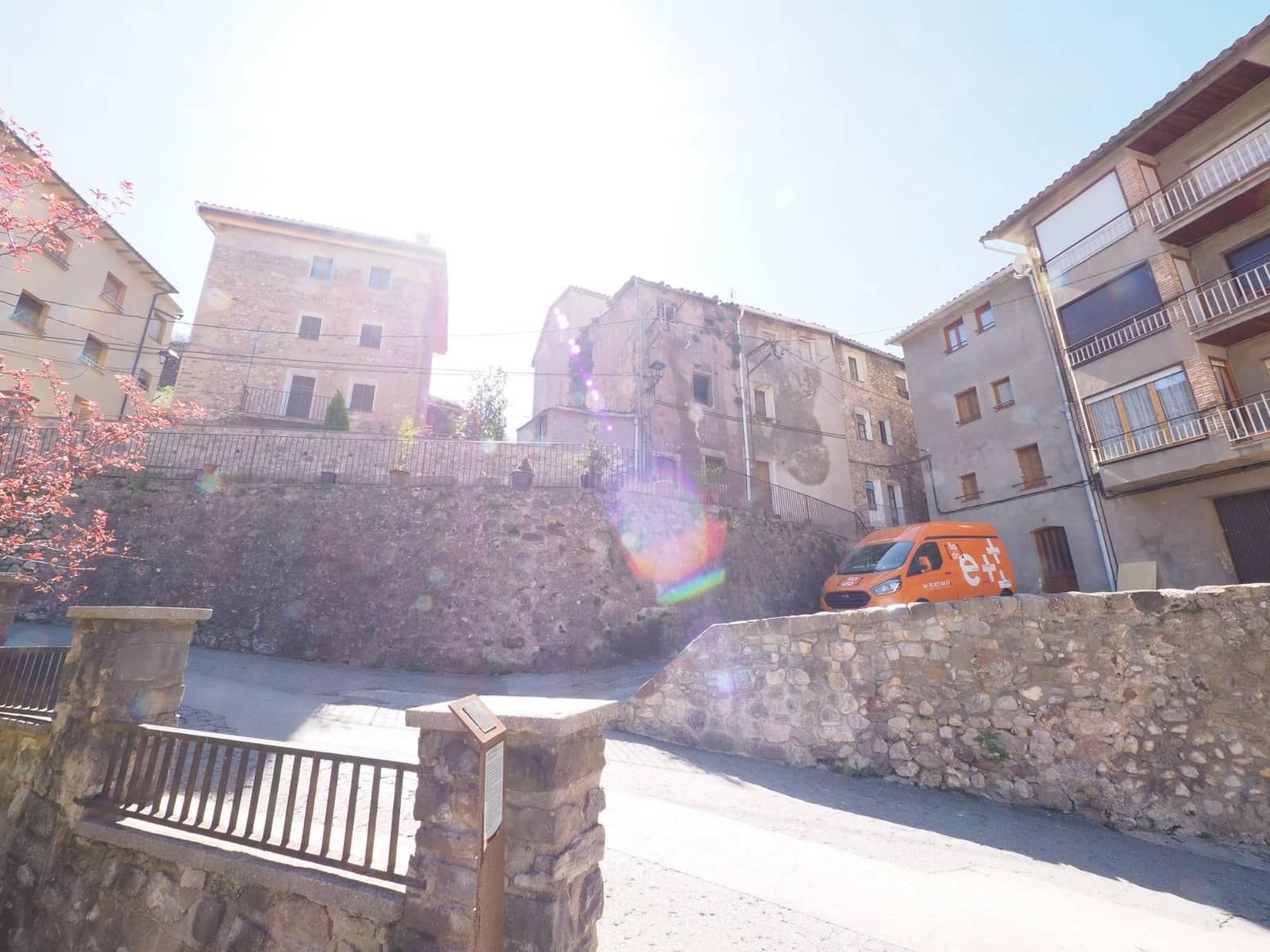 Adosado de 4 habitaciones en La Pobla de Lillet en venta - 61.800 € (Ref: 9908583)