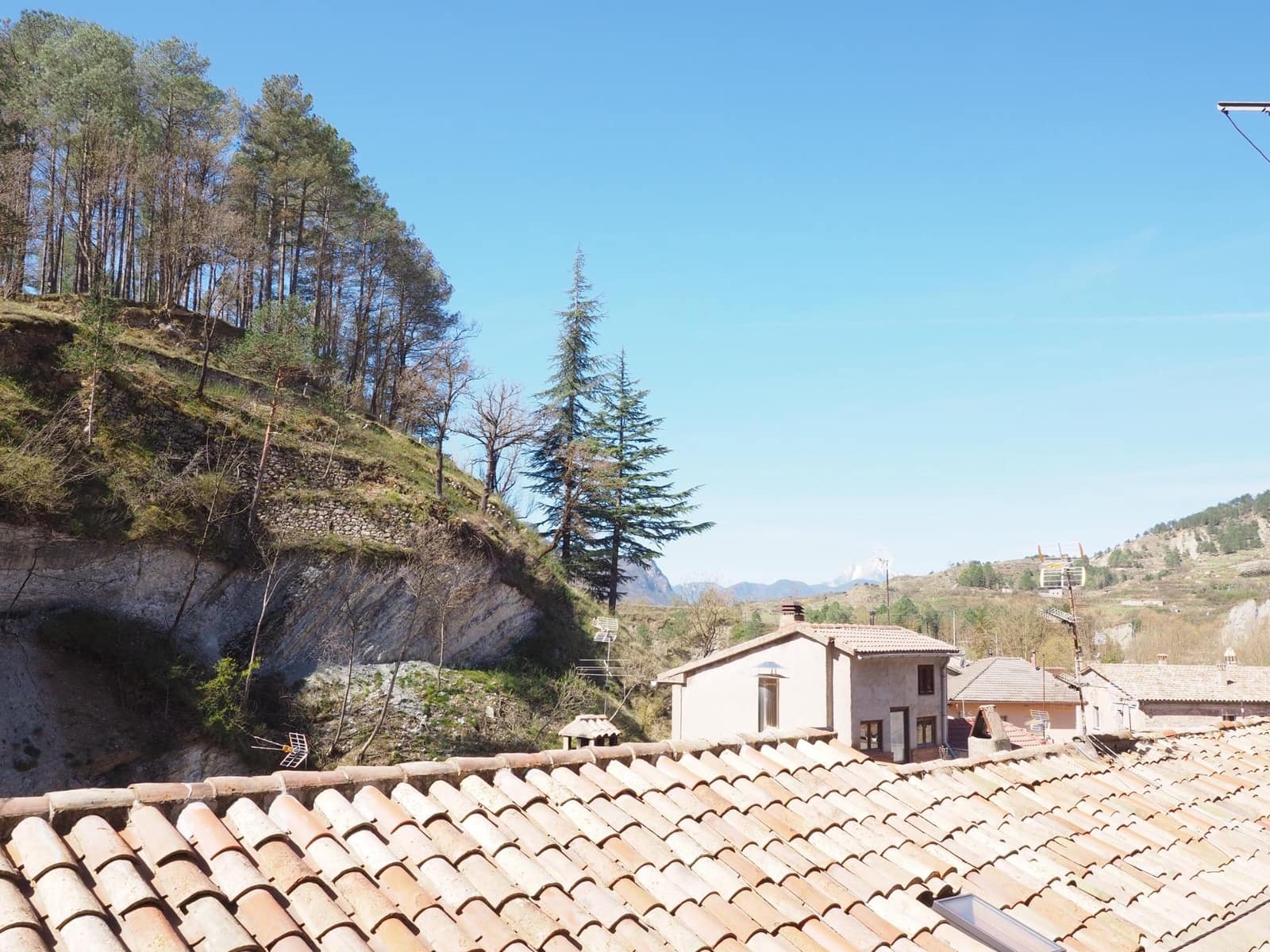 Adosado de 4 habitaciones en La Pobla de Lillet en venta - 61.800 € (Ref: 9908583)