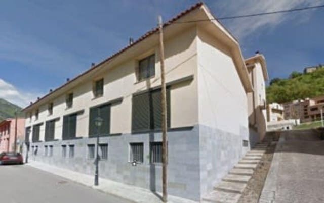 Piso de 2 habitaciones en Cercs en venta - 63.000 € (Ref: 9908586)