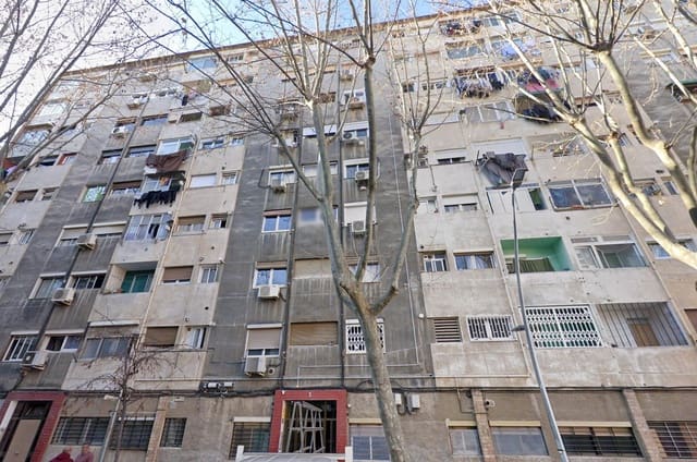 2 quarto Apartamento para venda em La Verneda i La Pau, Barcelona cidade - 195 000 € (Ref: 9908597)