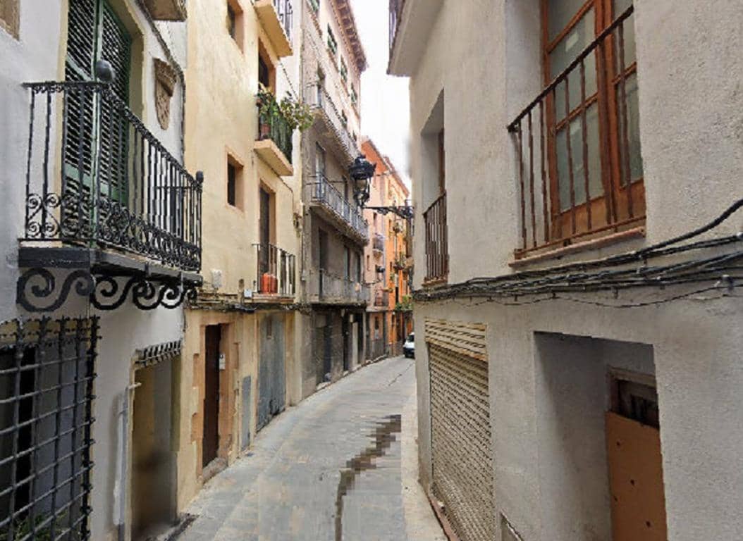 Casa de 3 habitaciones en Berga en venta - 23.900 € (Ref: 9908599)