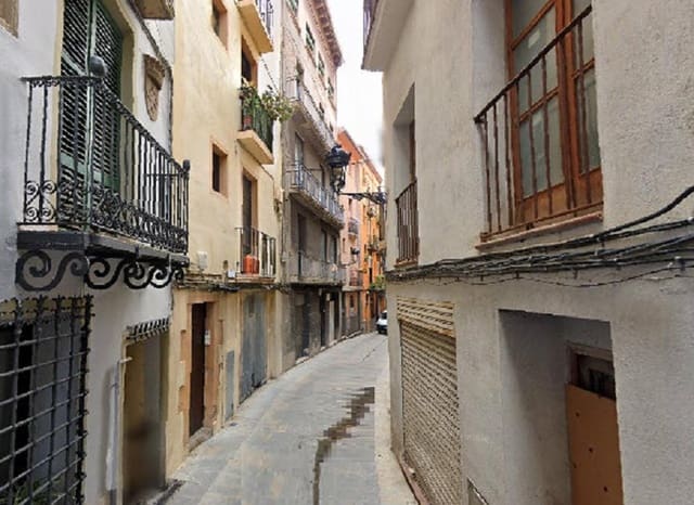 Casa de 3 habitaciones en Berga en venta - 23.900 € (Ref: 9908599)
