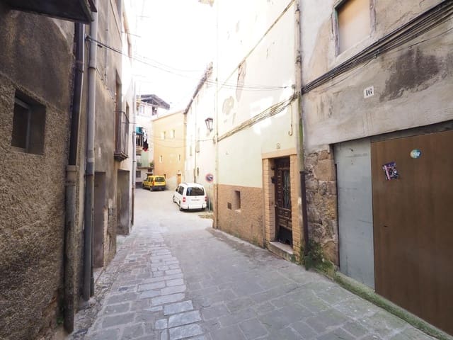 Casa de 3 habitaciones en Berga en venta - 23.900 € (Ref: 9908599)