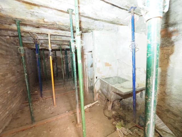 Casa de 3 habitaciones en Berga en venta - 23.900 € (Ref: 9908599)