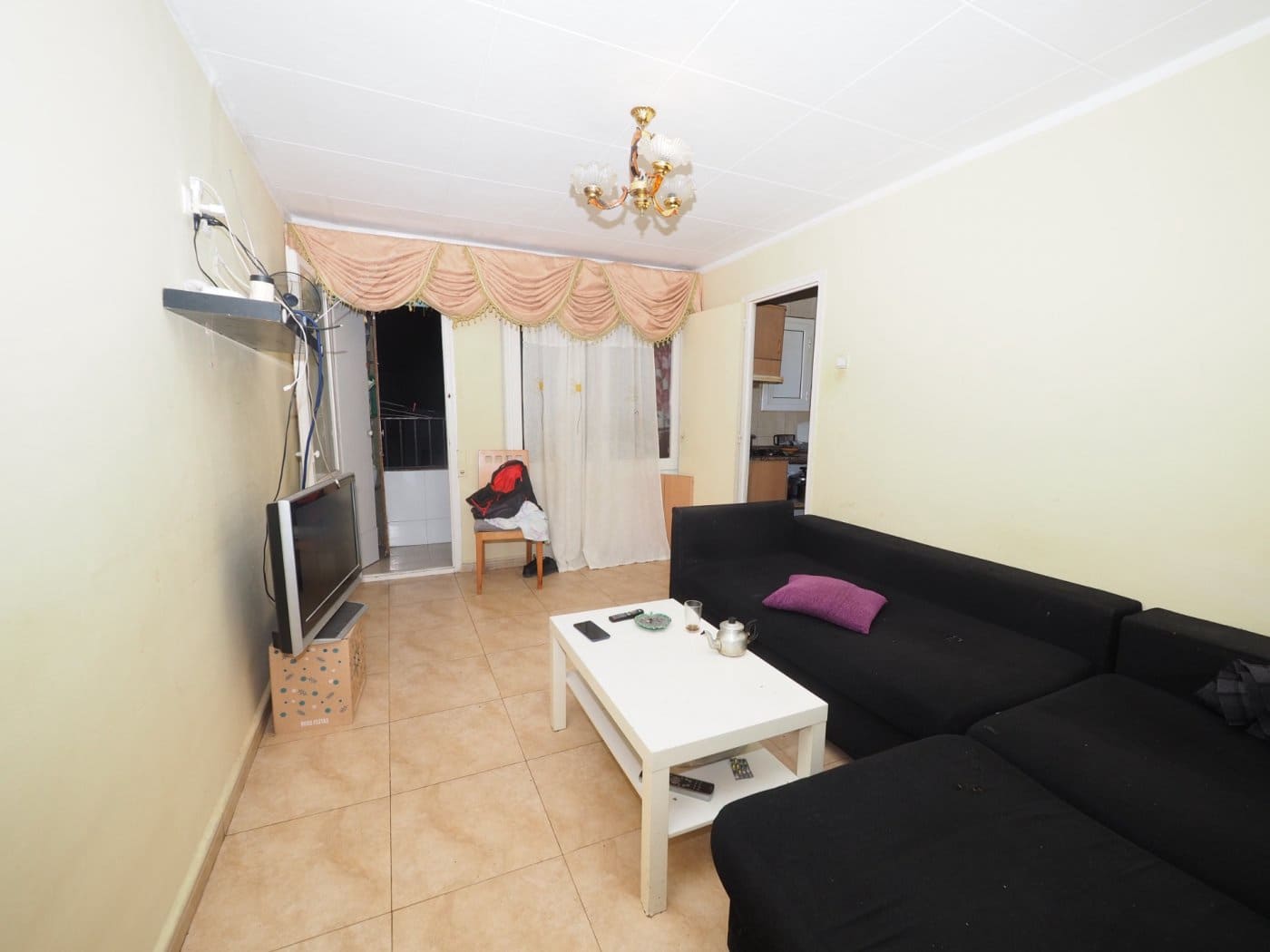 Piso de 3 habitaciones en Terrassa en venta - 115.000 € (Ref: 9908600)