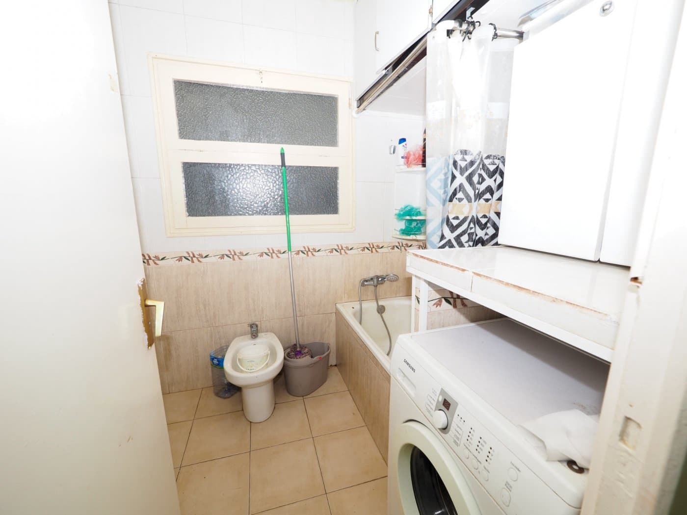 Piso de 3 habitaciones en Terrassa en venta - 115.000 € (Ref: 9908600)