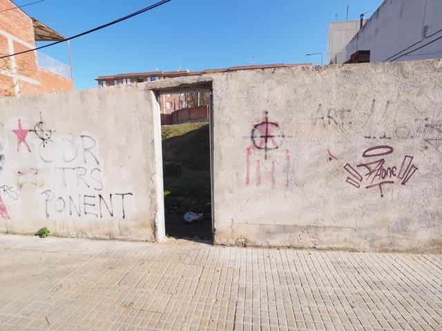 Terrain à Bâtir à vendre à Terrassa - 335 000 € (Ref: 9908610)