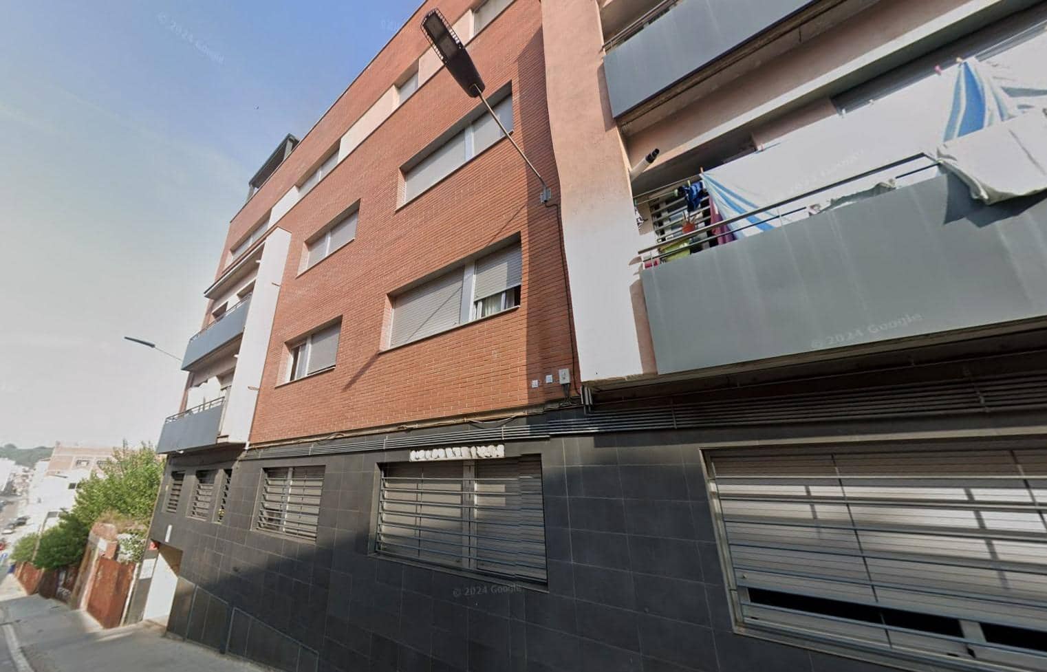 2 sovrum Lägenhet till salu i Terrassa - 190 000 € (Ref: 9908611)