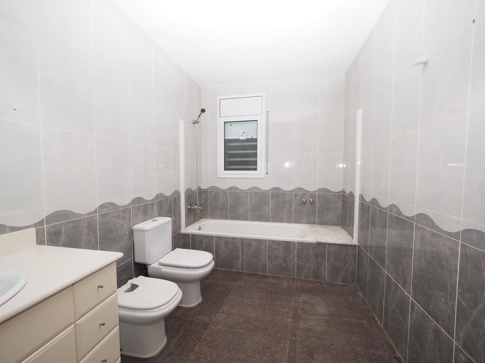 4 chambre Villa/Maison à vendre à Cubelles avec garage - 295 000 € (Ref: 9908615)