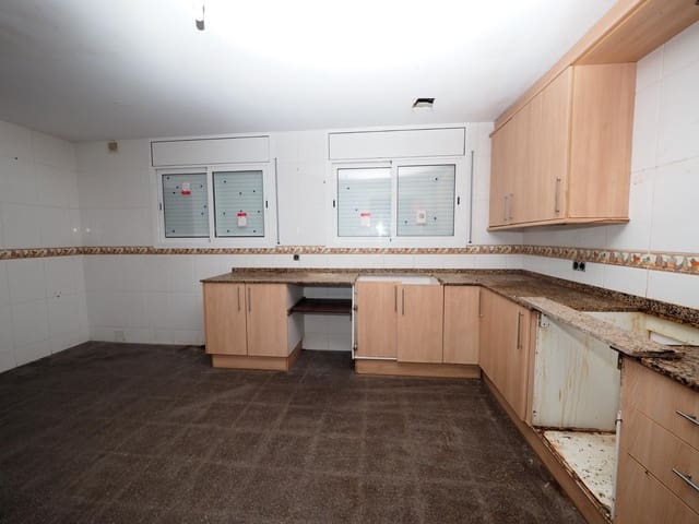 4 chambre Villa/Maison à vendre à Cubelles avec garage - 295 000 € (Ref: 9908615)