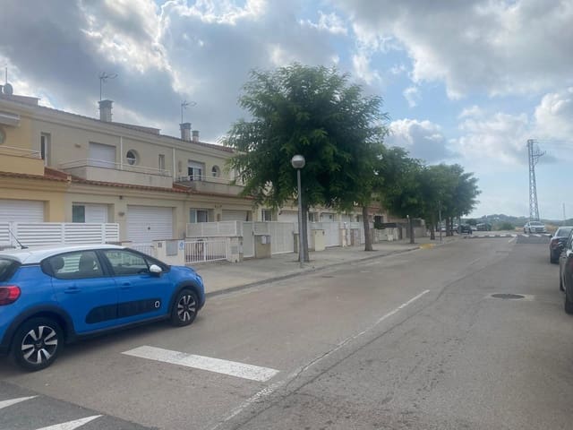 3 chambre Maison de Ville à vendre à Bellvei avec piscine garage - 161 165 € (Ref: 9908619)