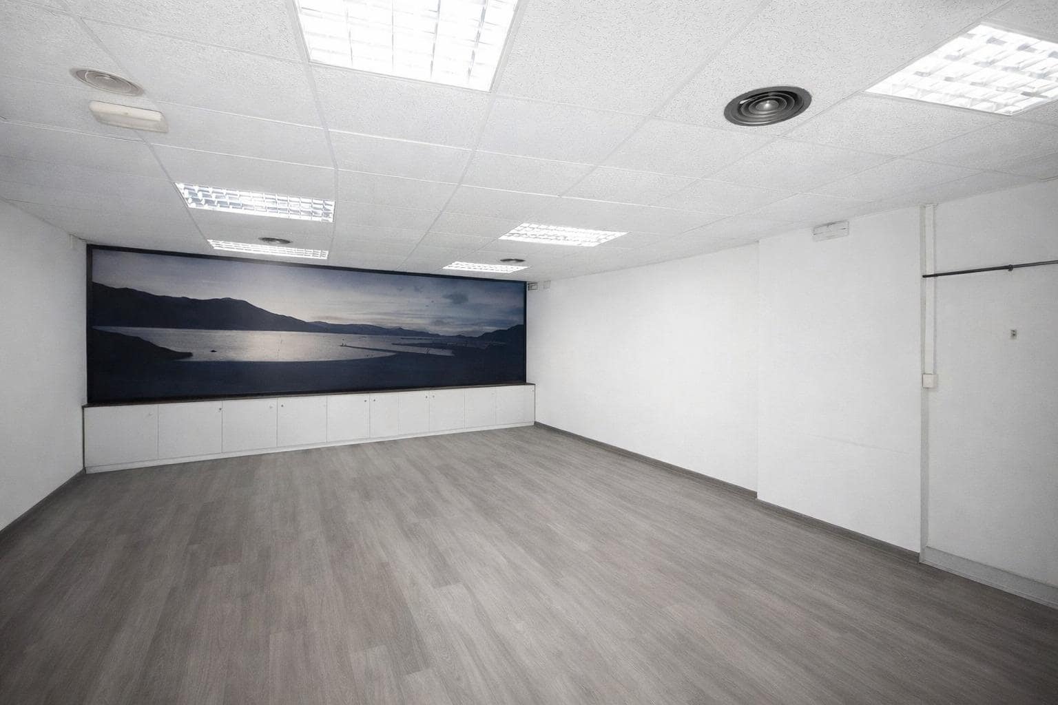 Local Comercial en Mataró en venta - 180.000 € (Ref: 9908620)