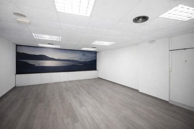 Local Comercial en Mataró en venta - 180.000 € (Ref: 9908620)