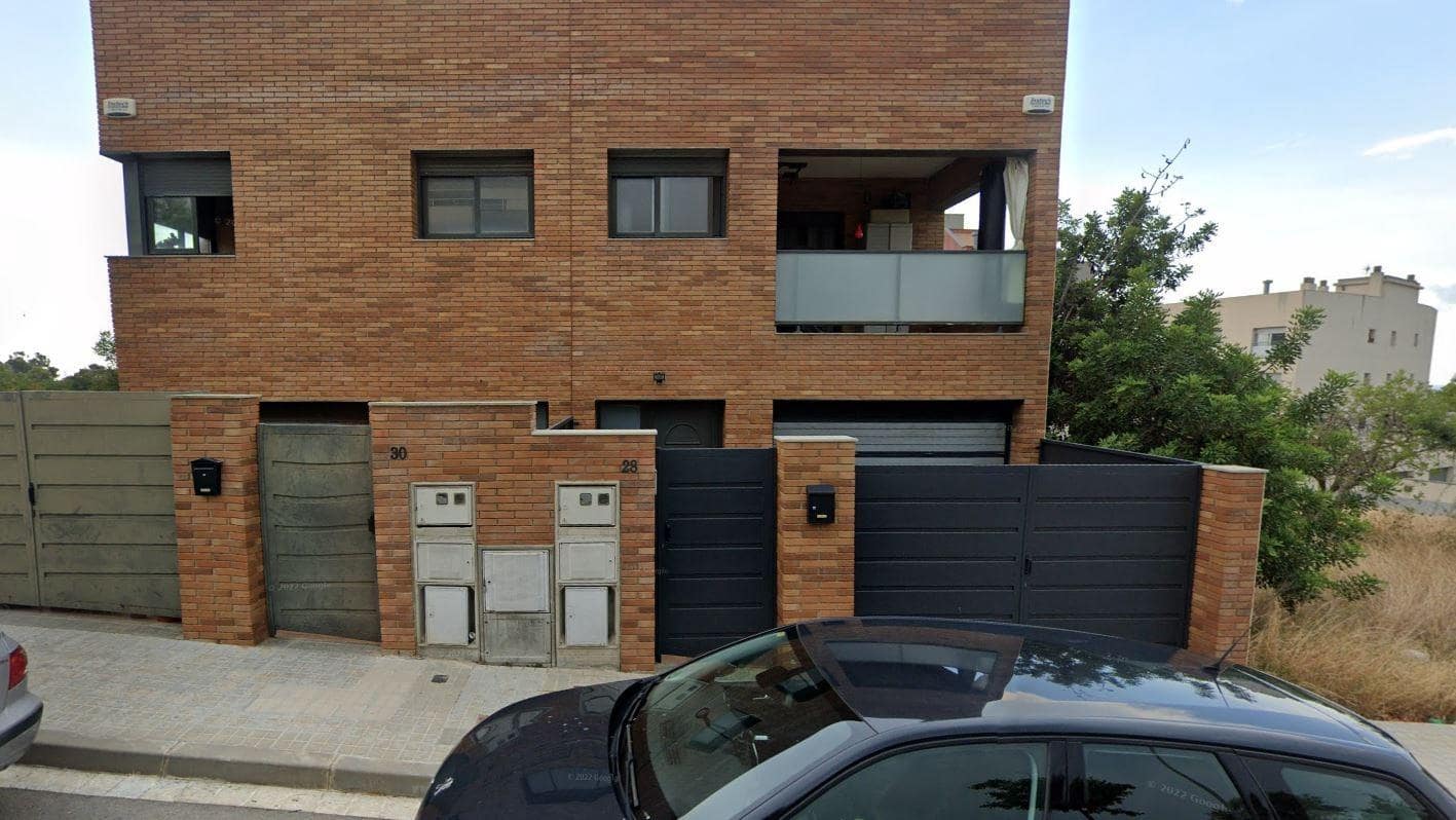 3 bedroom Terraced Villa for sale in Vilanova i la Geltru - € 273,000 (Ref: 9908623)