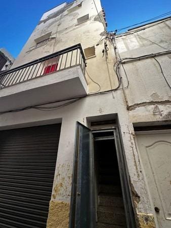 Casa de 2 habitaciones en Terrassa en venta con garaje - 99.000 € (Ref: 9908631)