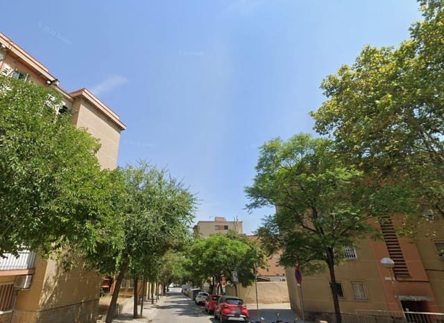 Piso de 1 habitación en La Trinitat Nova, Barcelona ciudad en venta - 98.100 € (Ref: 9908634)