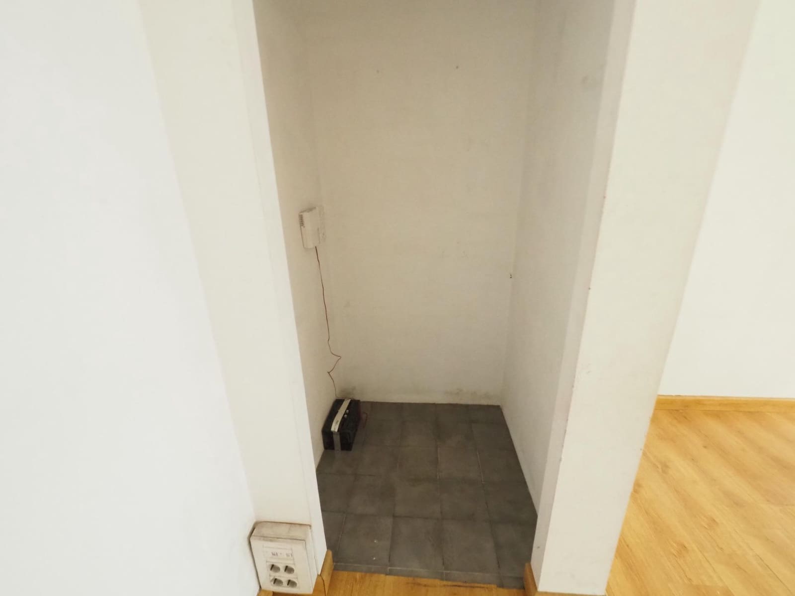 Commercial for sale in Manresa - € 19,000 (Ref: 9908637)