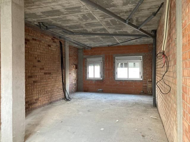 Commercial for sale in Manresa - € 59,900 (Ref: 9908640)