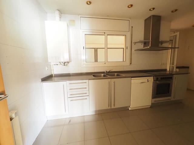 4 chambre Appartement à vendre à Sabadell - 310 000 € (Ref: 9908645)