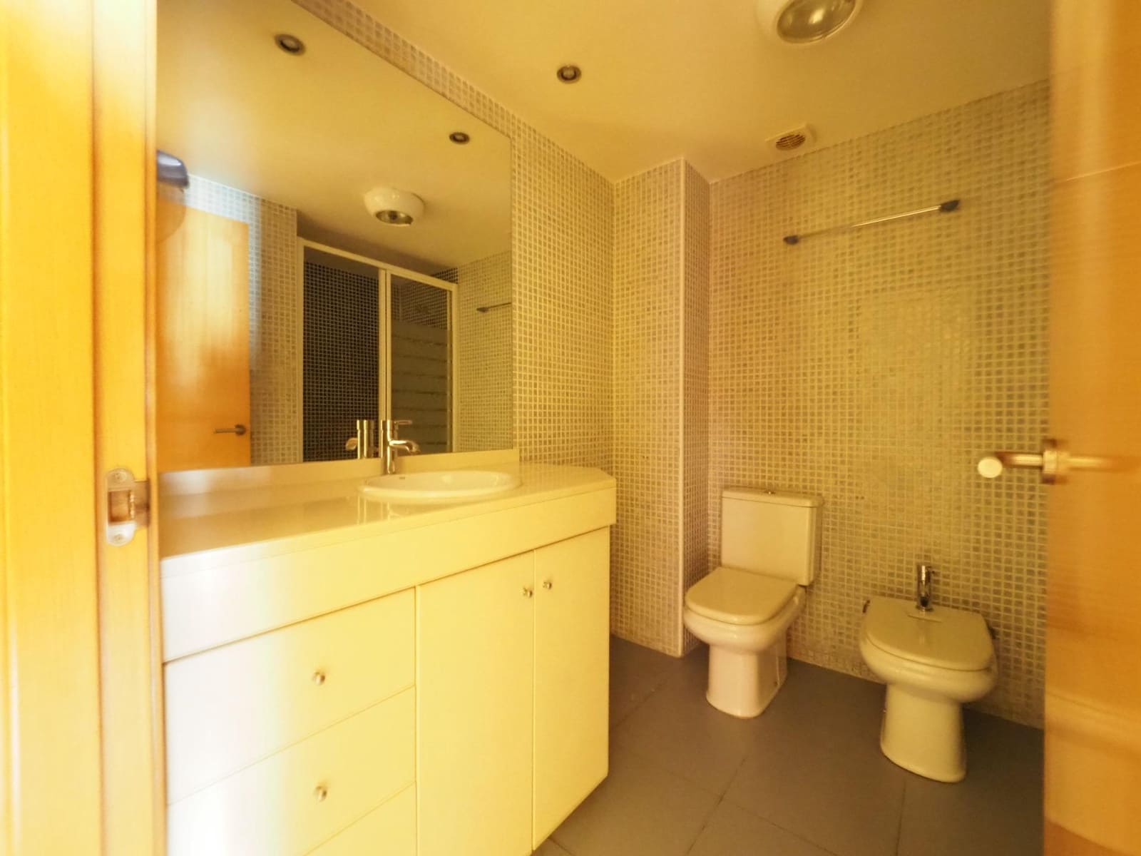 4 chambre Appartement à vendre à Sabadell - 310 000 € (Ref: 9908645)