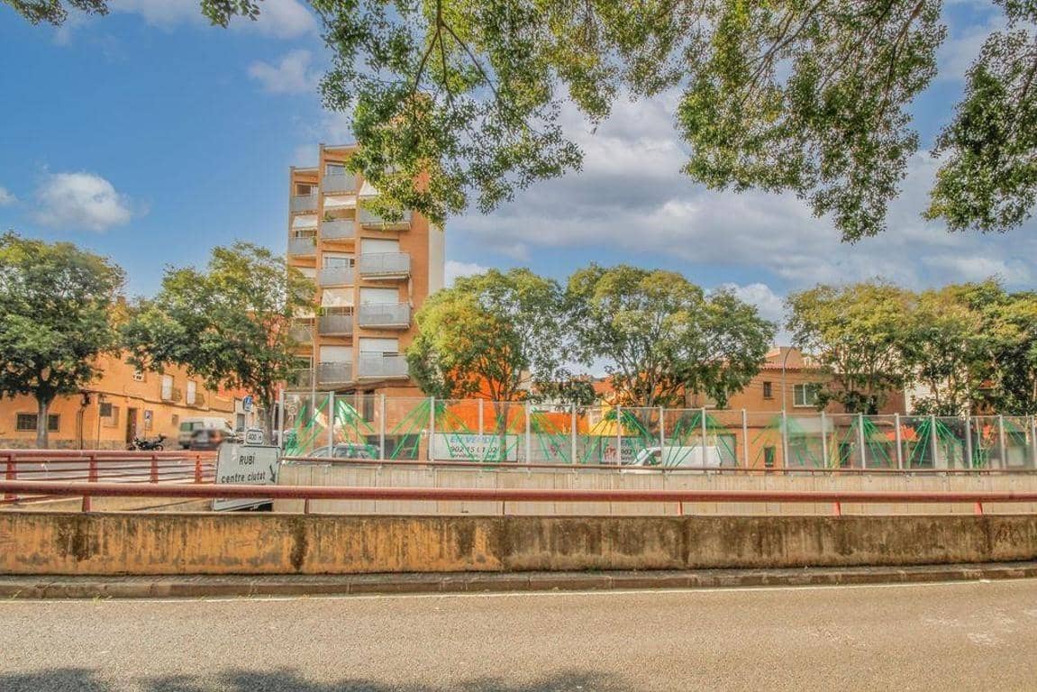 Building Plot for sale in Terrassa - € 700,000 (Ref: 9908655)