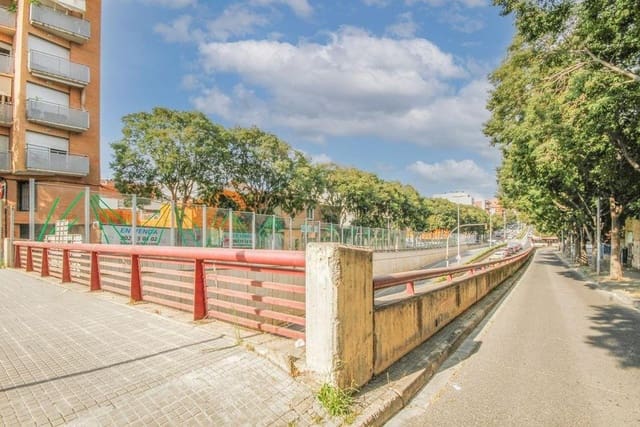 Building Plot for sale in Terrassa - € 700,000 (Ref: 9908655)