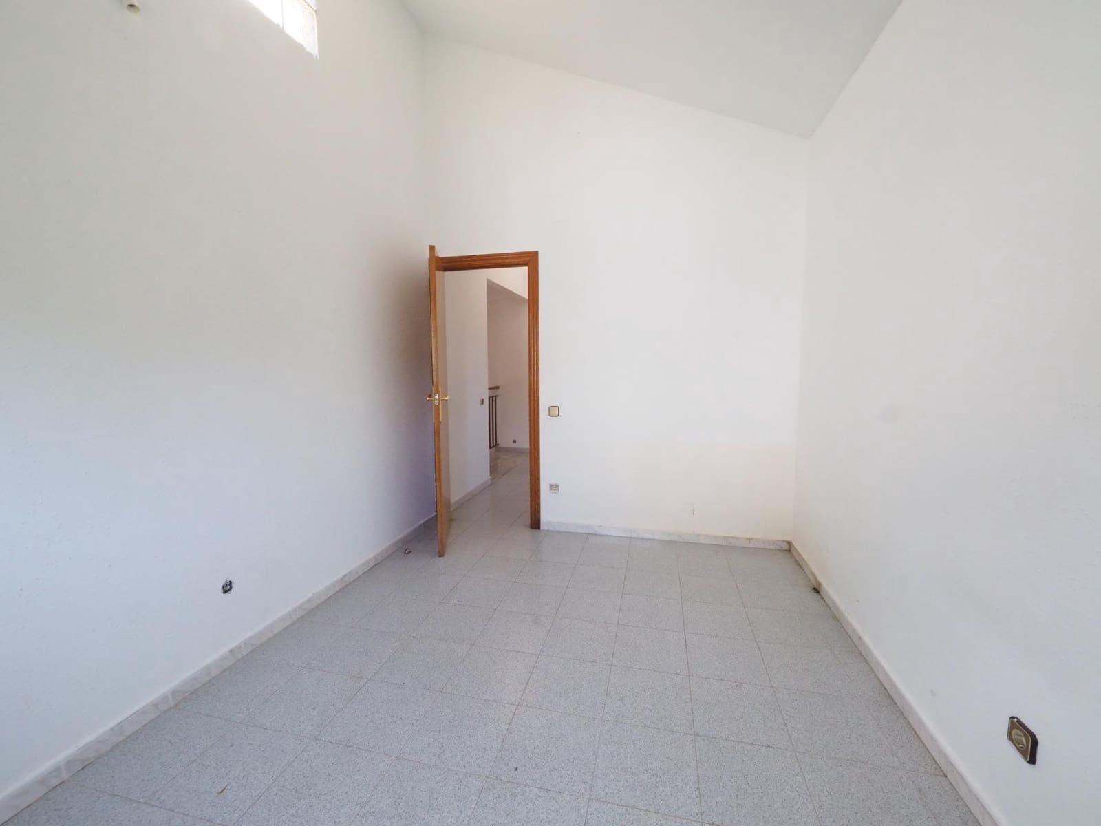 5 makuuhuone Huvila myytävänä paikassa Olesa de Bonesvalls - 265 000 € (Ref: 9908656)