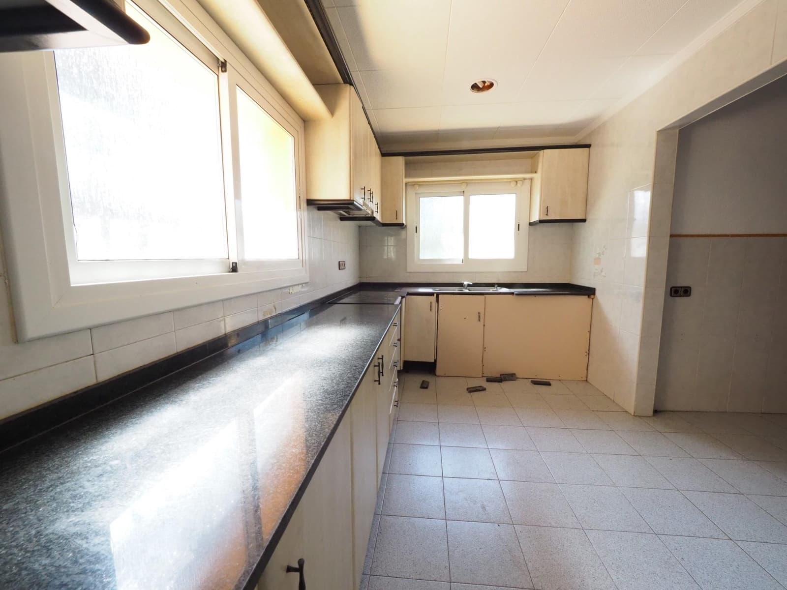 5 makuuhuone Huvila myytävänä paikassa Olesa de Bonesvalls - 265 000 € (Ref: 9908656)