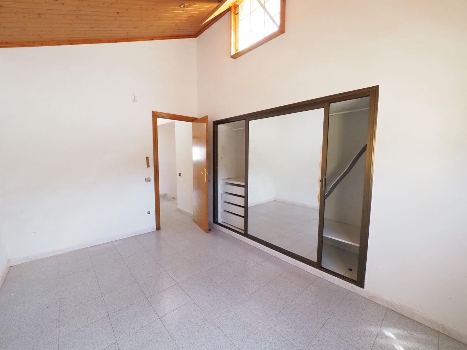 5 makuuhuone Huvila myytävänä paikassa Olesa de Bonesvalls - 265 000 € (Ref: 9908656)