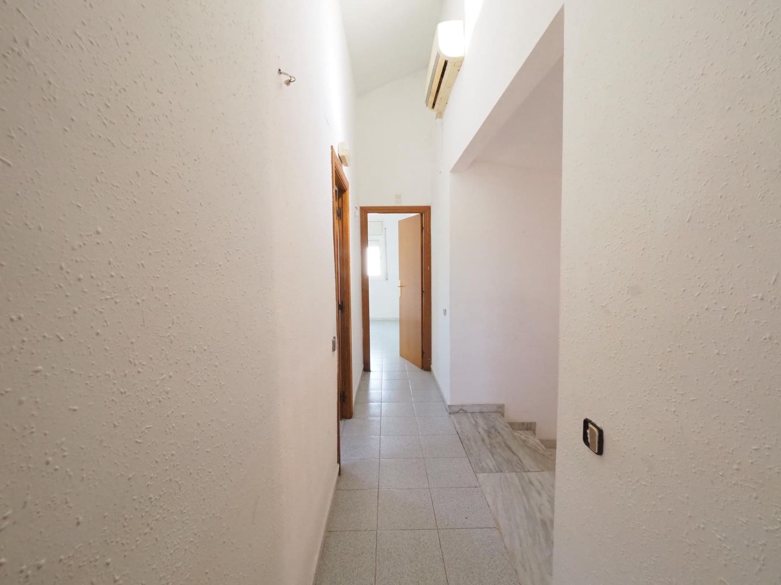 5 makuuhuone Huvila myytävänä paikassa Olesa de Bonesvalls - 265 000 € (Ref: 9908656)